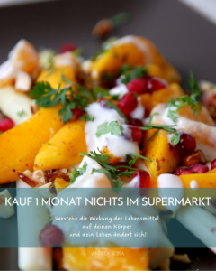 Blogbeitrag Kauf einen Monat lange nichts im Supermarkt. Am Bild Spargel Mango mit Granatapfelkernen