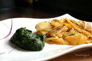 Braterdäpfel mit Spinat