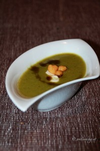 Brokkolisuppe mit Polenta