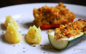 gefüllte Zucchini und Paprika mit Erdäpfelpüree