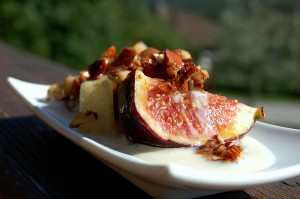 gebratene Feigen mit grösteten Mandeln