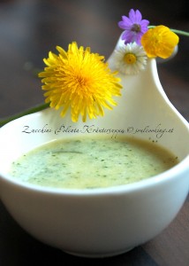 Zucchini Polenta Kräuter Suppe